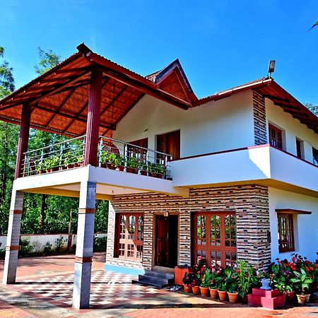 Hulihara Homestay - Full Villa, Coffee Estate & Balcony View Sakleshpur Exterior foto