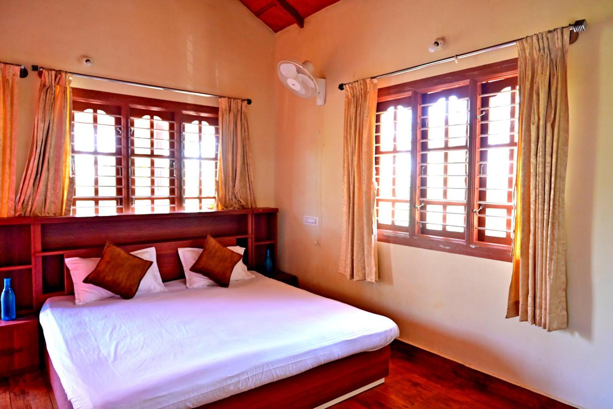 Hulihara Homestay - Full Villa, Coffee Estate & Balcony View Sakleshpur Exterior foto