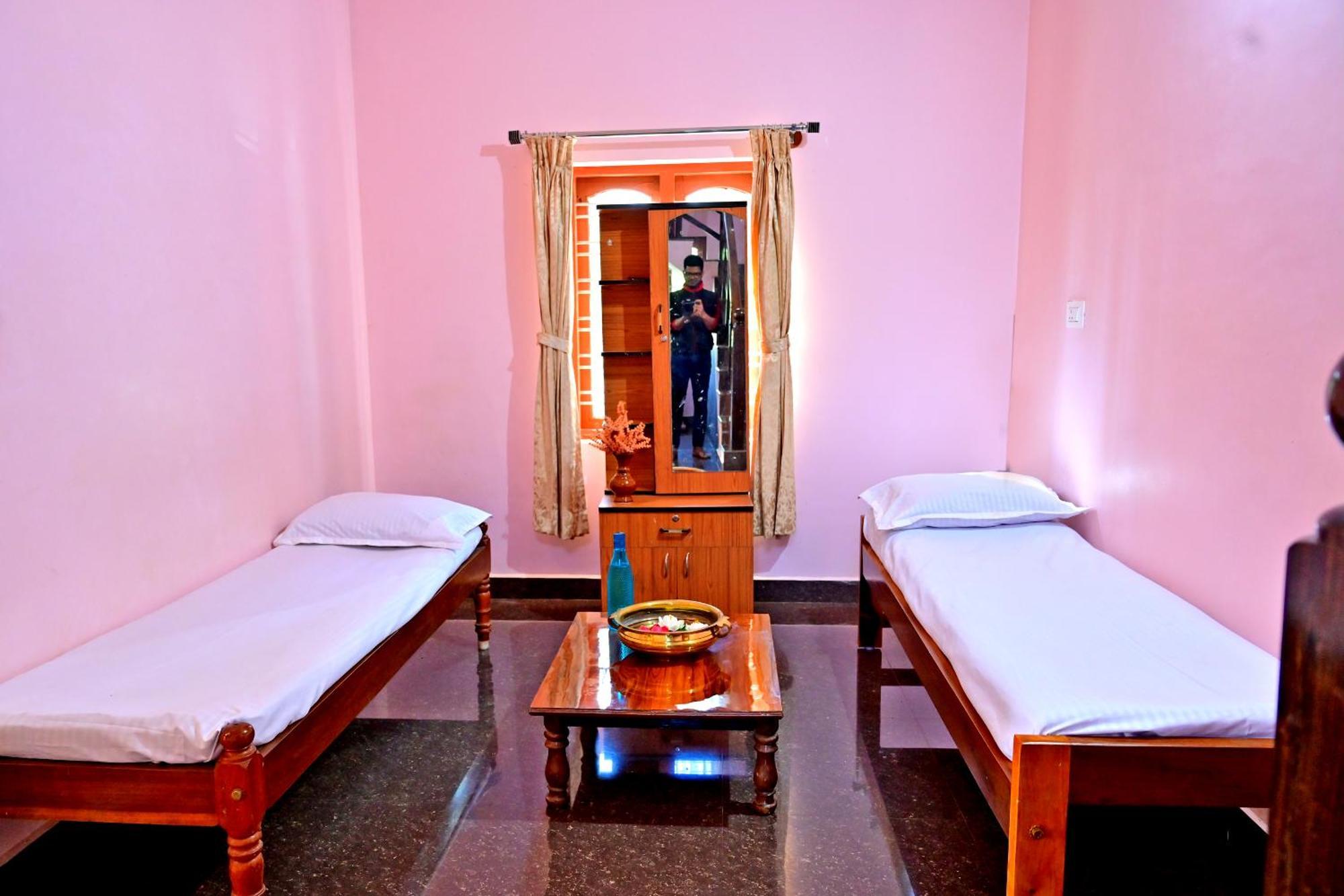 Hulihara Homestay - Full Villa, Coffee Estate & Balcony View Sakleshpur Exterior foto