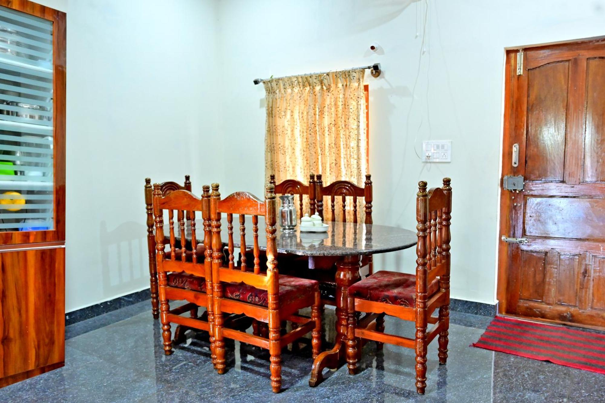Hulihara Homestay - Full Villa, Coffee Estate & Balcony View Sakleshpur Exterior foto