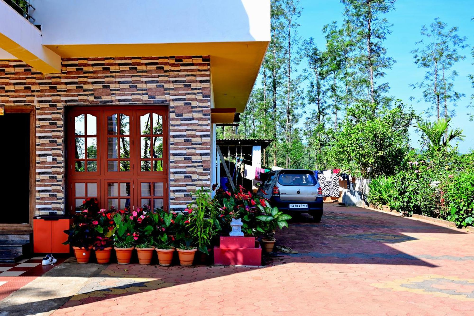 Hulihara Homestay - Full Villa, Coffee Estate & Balcony View Sakleshpur Exterior foto