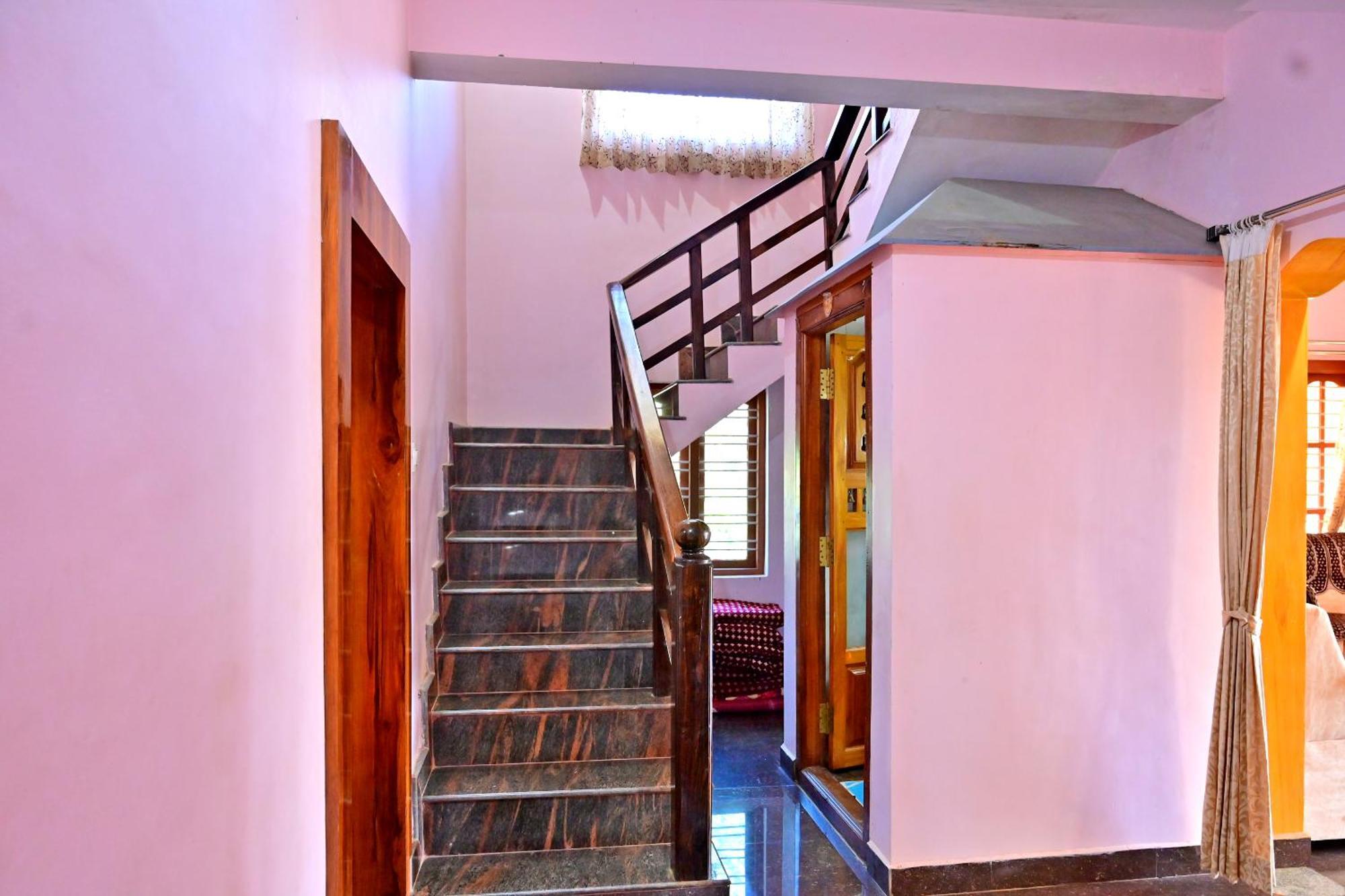 Hulihara Homestay - Full Villa, Coffee Estate & Balcony View Sakleshpur Exterior foto